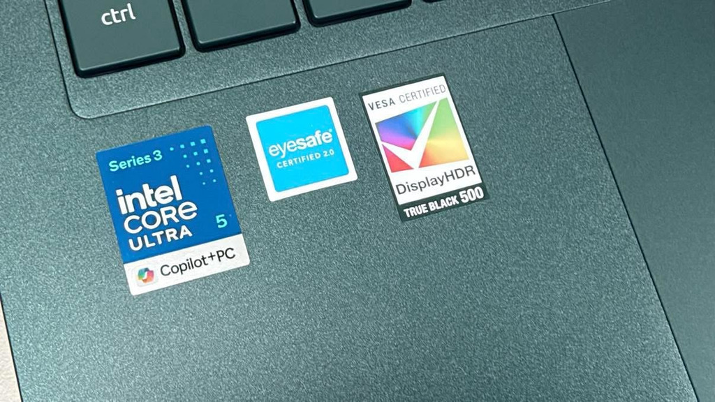 新機是採用 Intel Core Ultra 5 