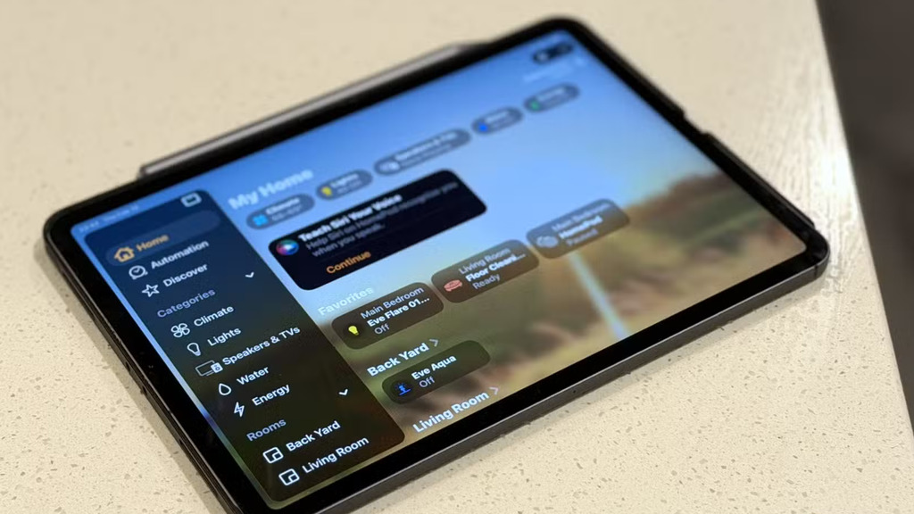 原來 Apple 自 2022 年於 iOS16 升級 HomeKit 架構後,為了系統穩定性,已取消了 iPad 作為「家庭中樞」的功能。