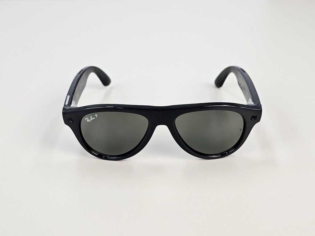 Ray-Ban Meta (Gen 3) 鏡腿高度成功縮減約 1mm,鏡腿厚度亦同步削薄約 0.3mm。